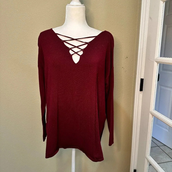 URBAN OUTFITTERS Silence & Noise Lace Up Maroon Sweater - medium - Picture 2 of 5